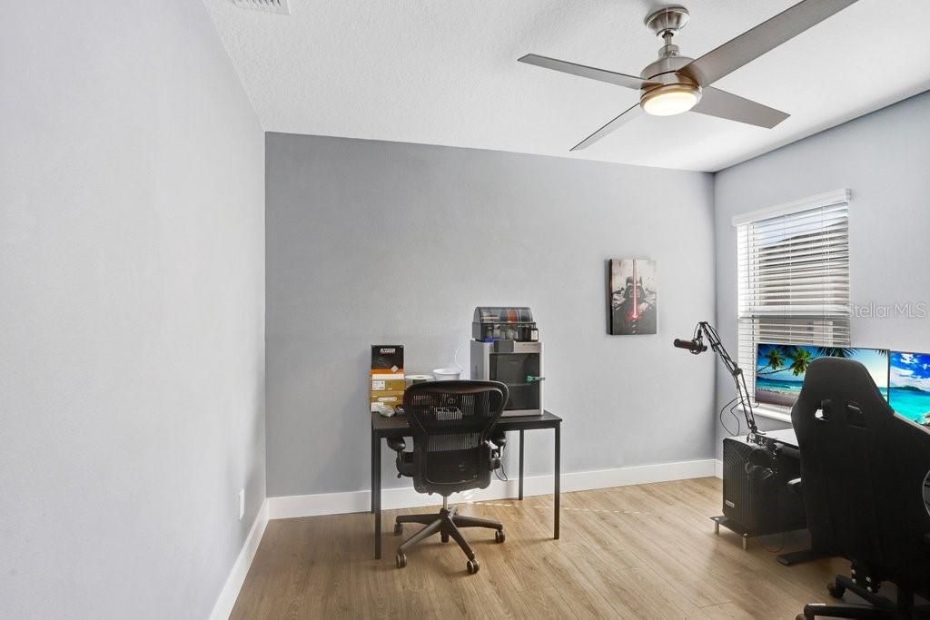 For Sale: $595,000 (6 beds, 3 baths, 3092 Square Feet)