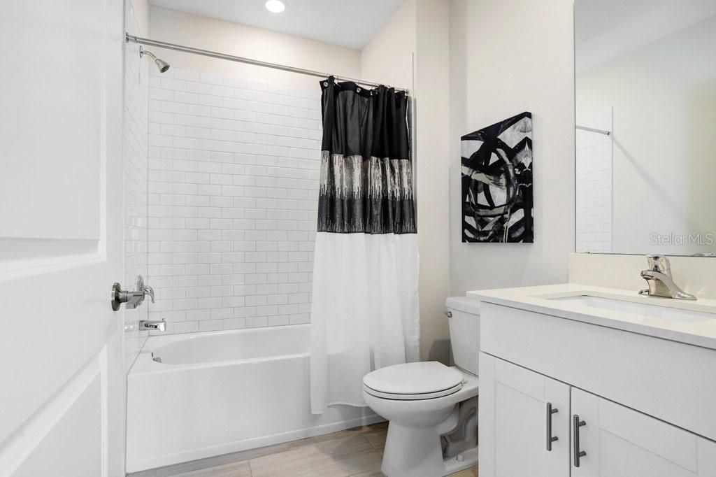 For Sale: $595,000 (6 beds, 3 baths, 3092 Square Feet)