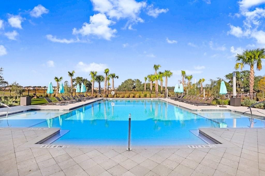 For Sale: $595,000 (6 beds, 3 baths, 3092 Square Feet)