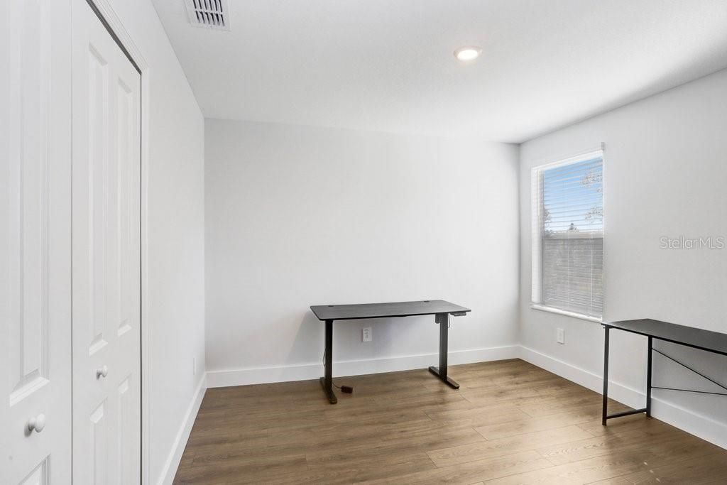 For Sale: $595,000 (6 beds, 3 baths, 3092 Square Feet)