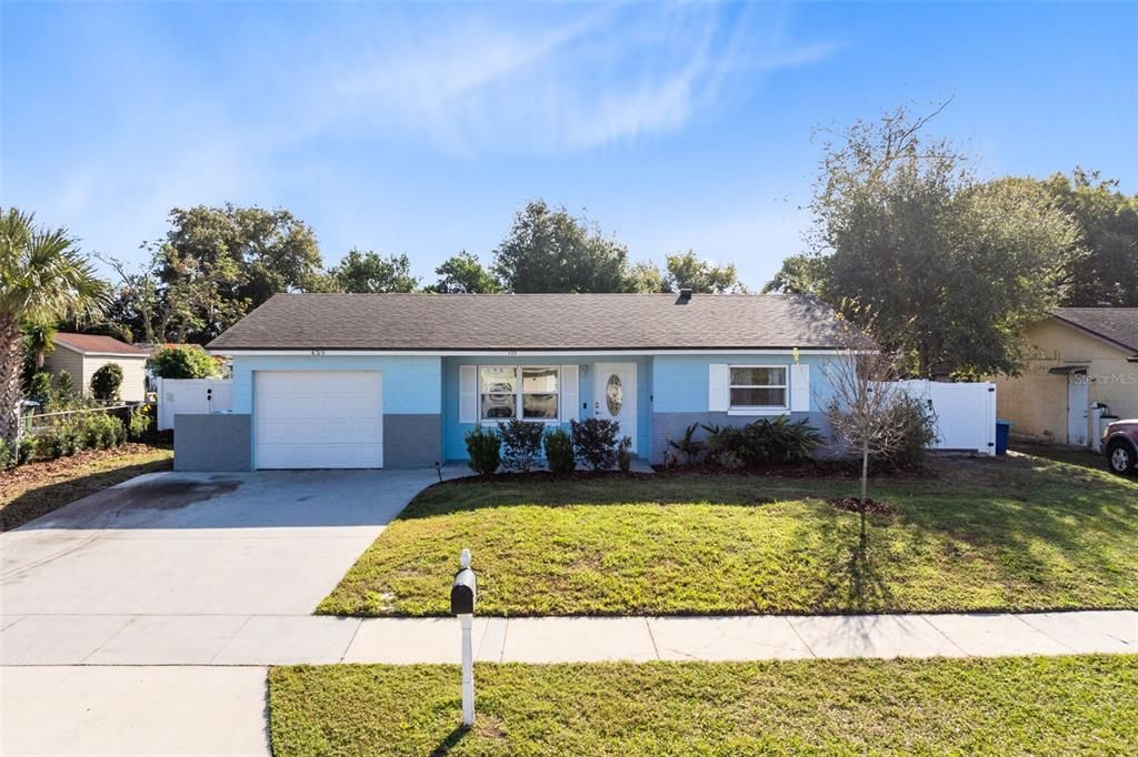 Activo con contrato: $364,000 (4 camas, 2 baños, 1535 Pies cuadrados)