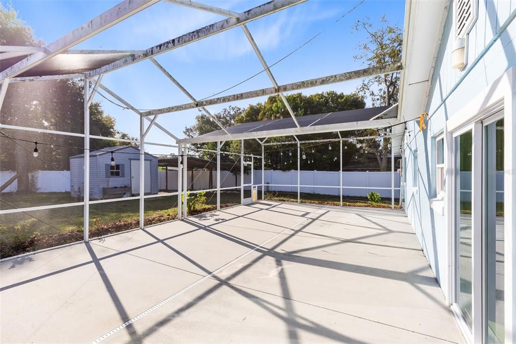 Activo con contrato: $364,000 (4 camas, 2 baños, 1535 Pies cuadrados)