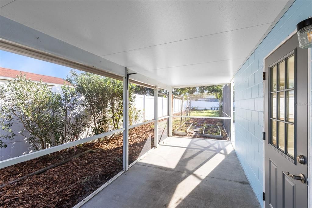 Activo con contrato: $364,000 (4 camas, 2 baños, 1535 Pies cuadrados)