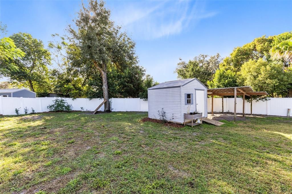 Activo con contrato: $364,000 (4 camas, 2 baños, 1535 Pies cuadrados)