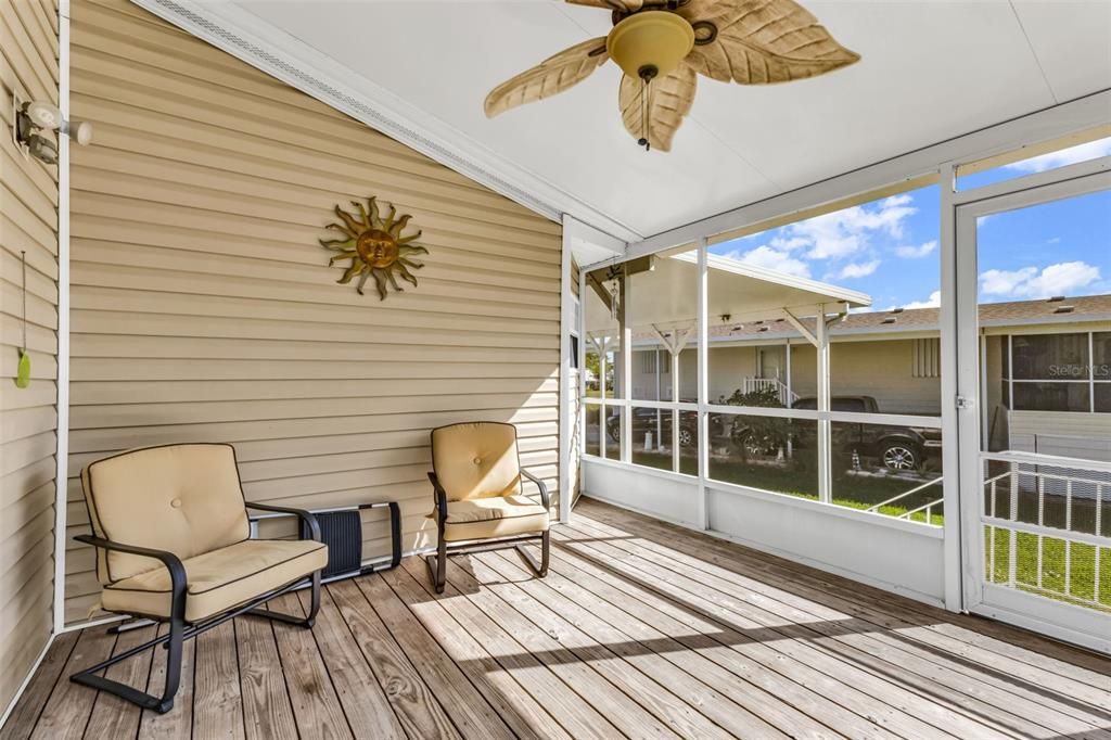 For Sale: $165,000 (2 beds, 2 baths, 1008 Square Feet)