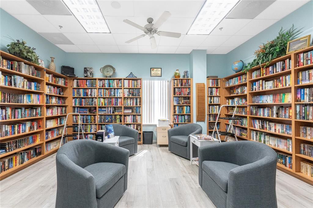 For Sale: $165,000 (2 beds, 2 baths, 1008 Square Feet)