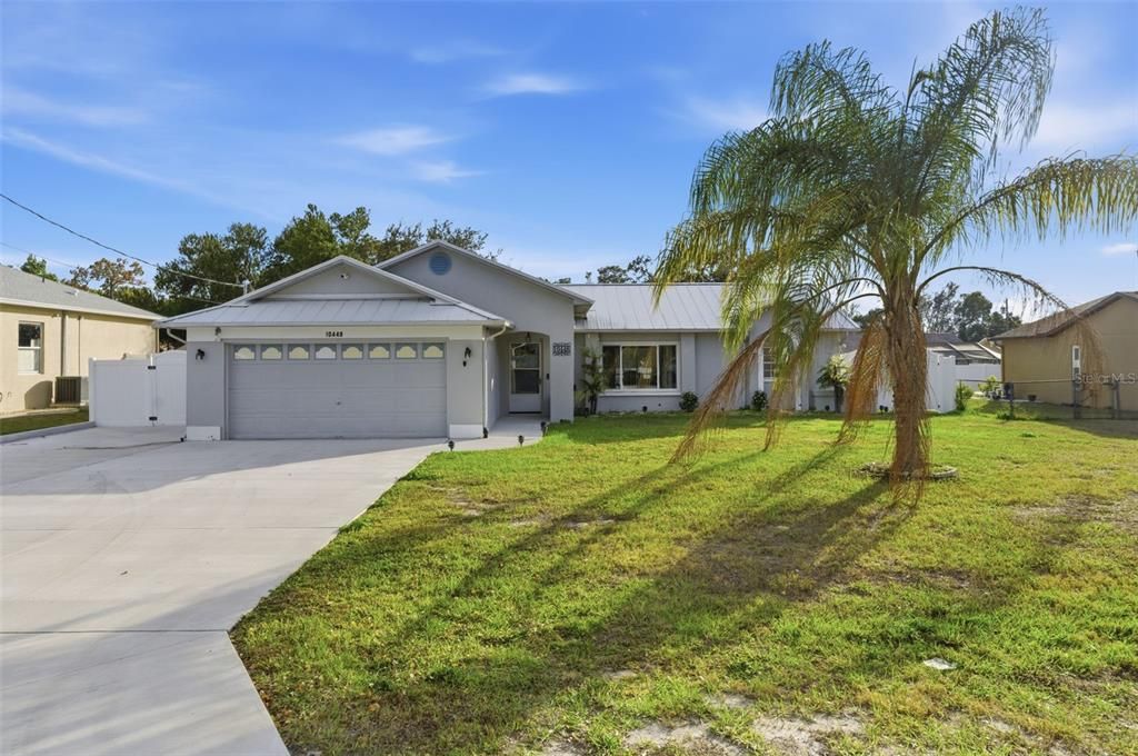 For Sale: $399,900 (3 beds, 2 baths, 1557 Square Feet)