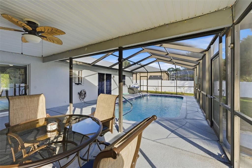 For Sale: $399,900 (3 beds, 2 baths, 1557 Square Feet)