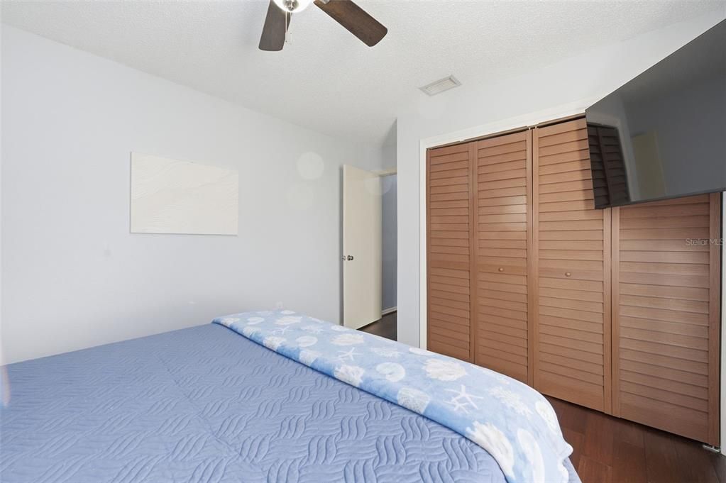 For Sale: $399,900 (3 beds, 2 baths, 1557 Square Feet)