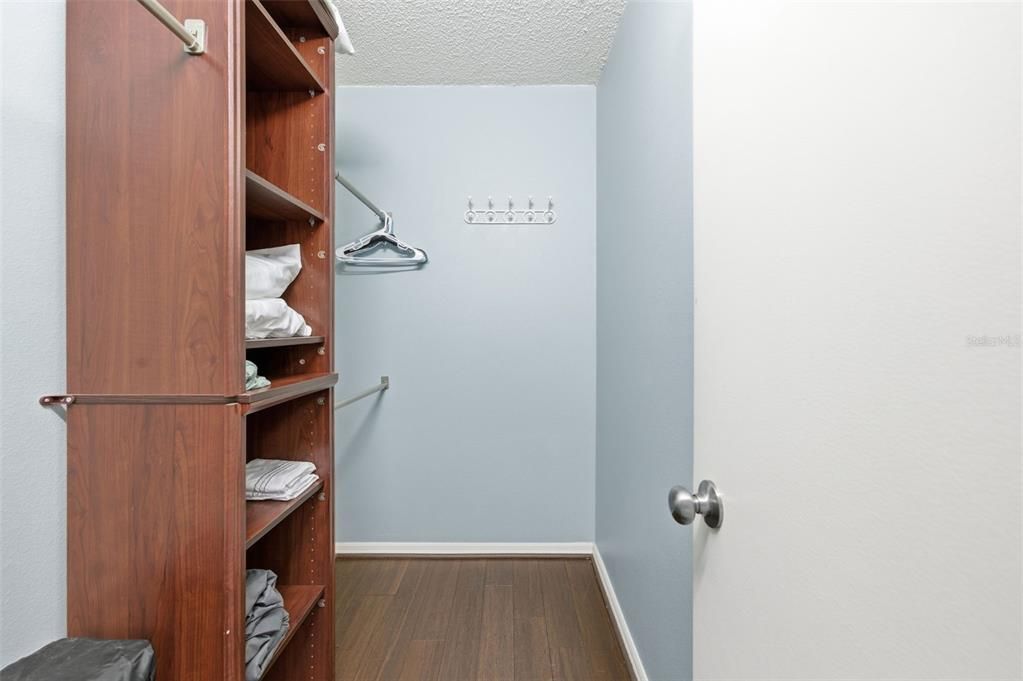 For Sale: $399,900 (3 beds, 2 baths, 1557 Square Feet)