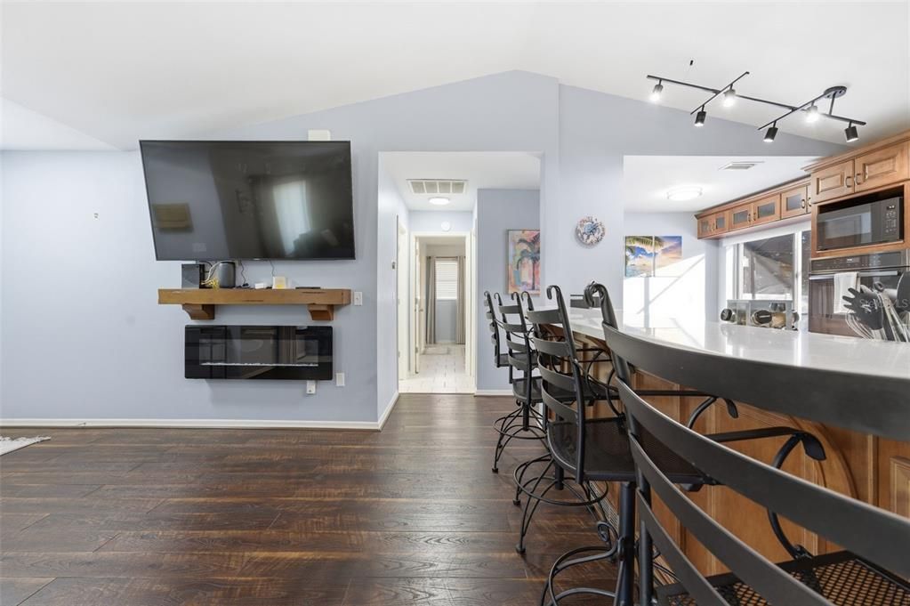 For Sale: $399,900 (3 beds, 2 baths, 1557 Square Feet)