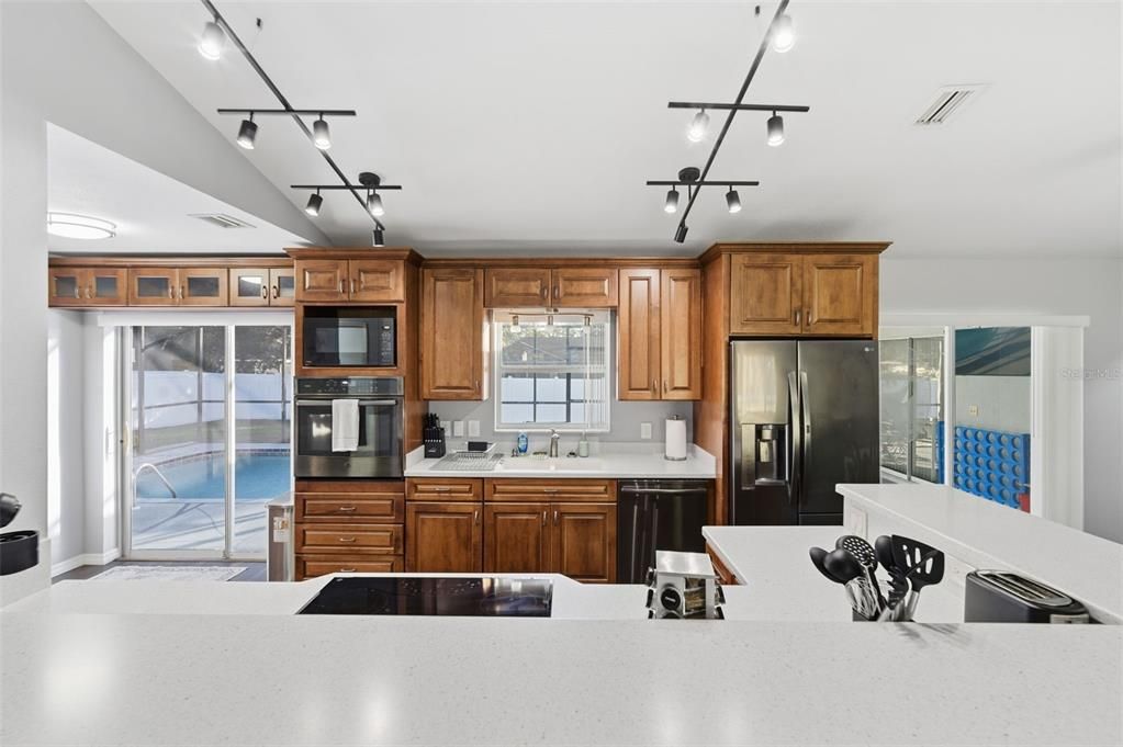 For Sale: $399,900 (3 beds, 2 baths, 1557 Square Feet)