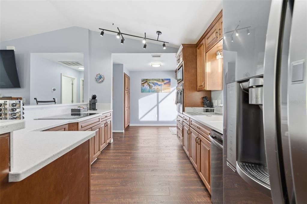 For Sale: $399,900 (3 beds, 2 baths, 1557 Square Feet)