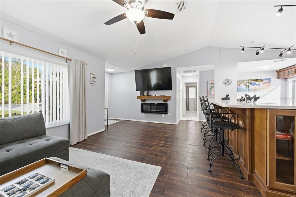 For Sale: $399,900 (3 beds, 2 baths, 1557 Square Feet)