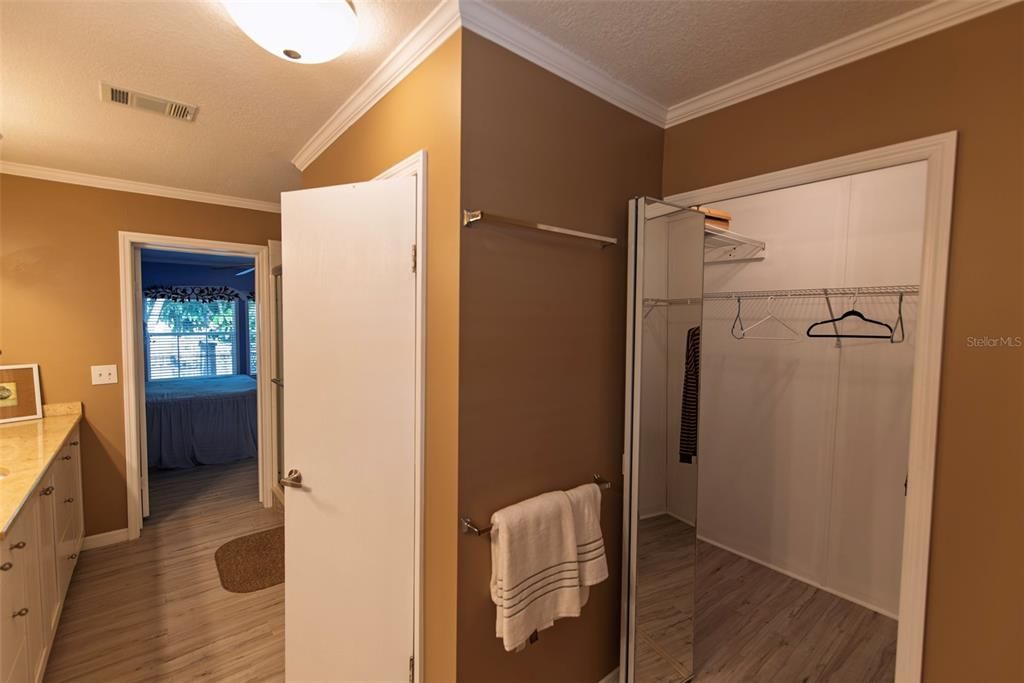 En Venta: $399,900 (4 camas, 2 baños, 2077 Pies cuadrados)