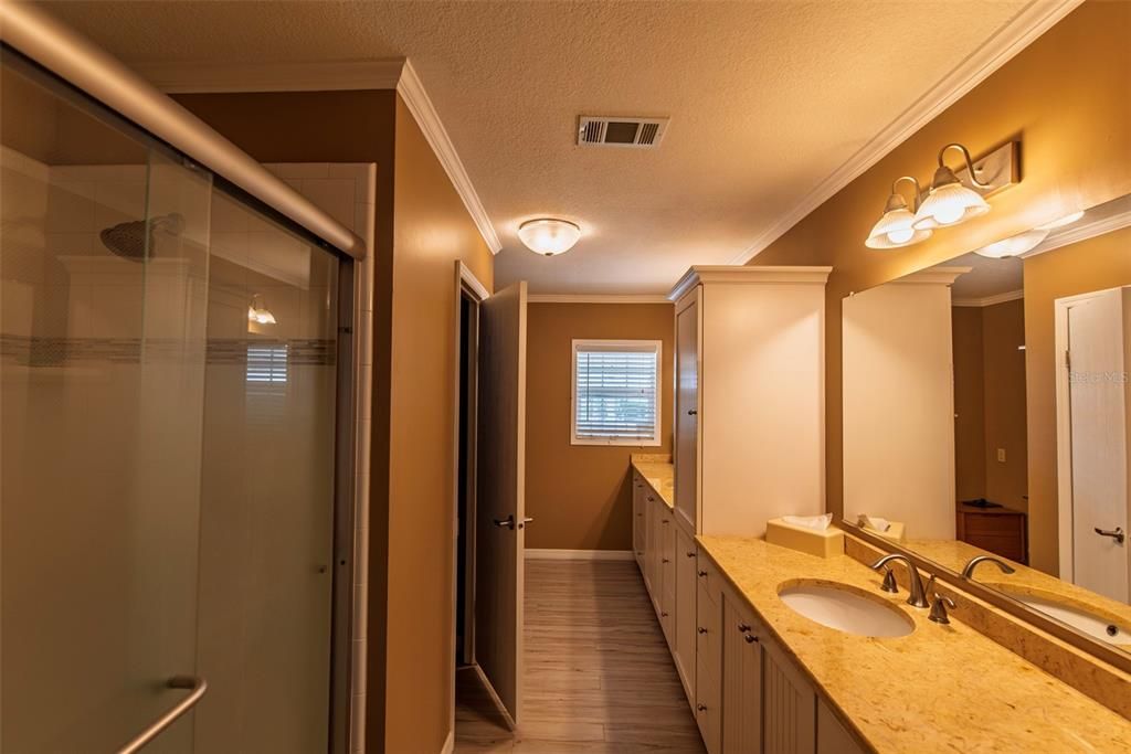 En Venta: $399,900 (4 camas, 2 baños, 2077 Pies cuadrados)