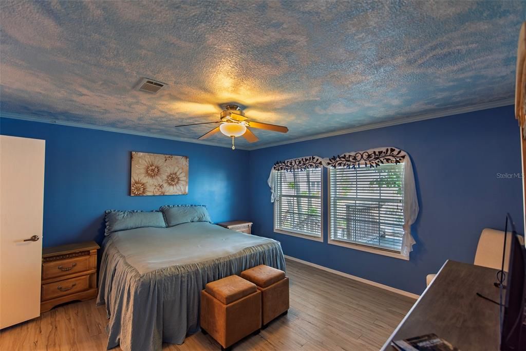 En Venta: $399,900 (4 camas, 2 baños, 2077 Pies cuadrados)