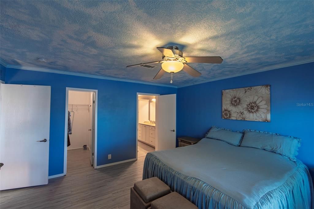 En Venta: $399,900 (4 camas, 2 baños, 2077 Pies cuadrados)