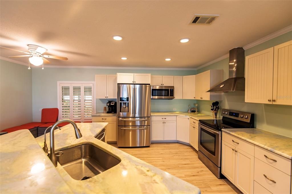 En Venta: $399,900 (4 camas, 2 baños, 2077 Pies cuadrados)