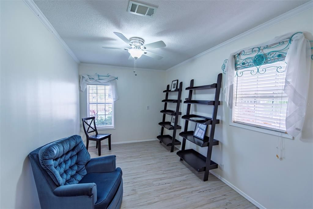 En Venta: $399,900 (4 camas, 2 baños, 2077 Pies cuadrados)