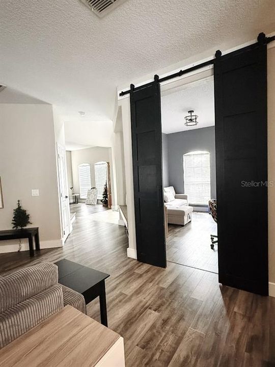 Activo con contrato: $544,999 (5 camas, 3 baños, 3028 Pies cuadrados)