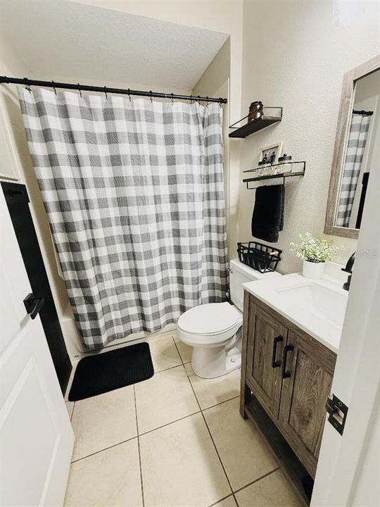 Activo con contrato: $544,999 (5 camas, 3 baños, 3028 Pies cuadrados)