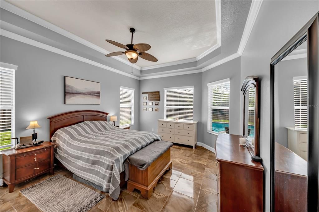 En Venta: $725,000 (4 camas, 3 baños, 2973 Pies cuadrados)