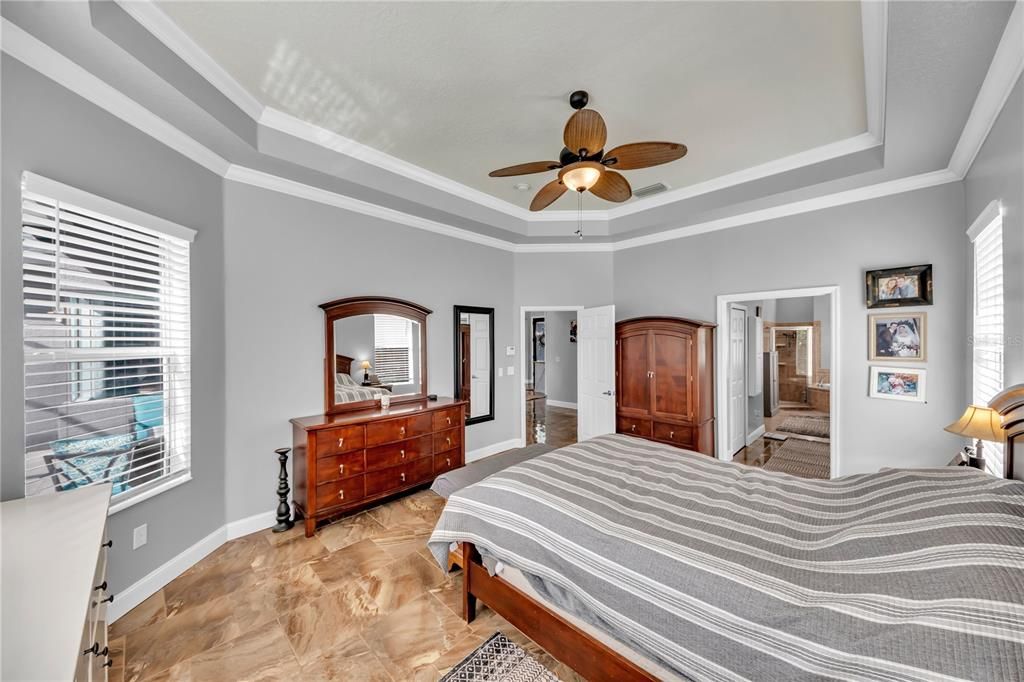 En Venta: $725,000 (4 camas, 3 baños, 2973 Pies cuadrados)