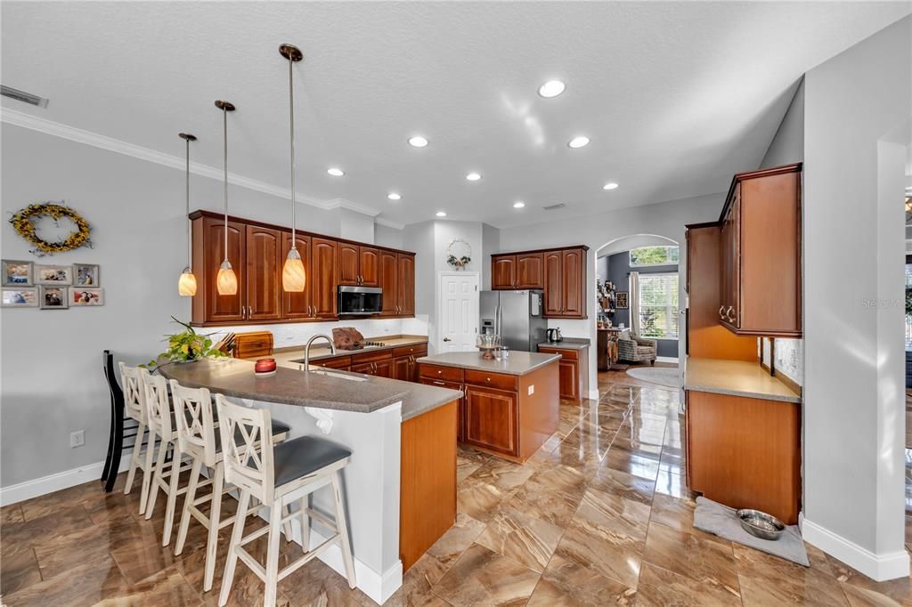 En Venta: $725,000 (4 camas, 3 baños, 2973 Pies cuadrados)