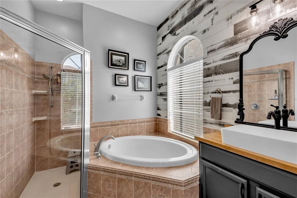 En Venta: $725,000 (4 camas, 3 baños, 2973 Pies cuadrados)