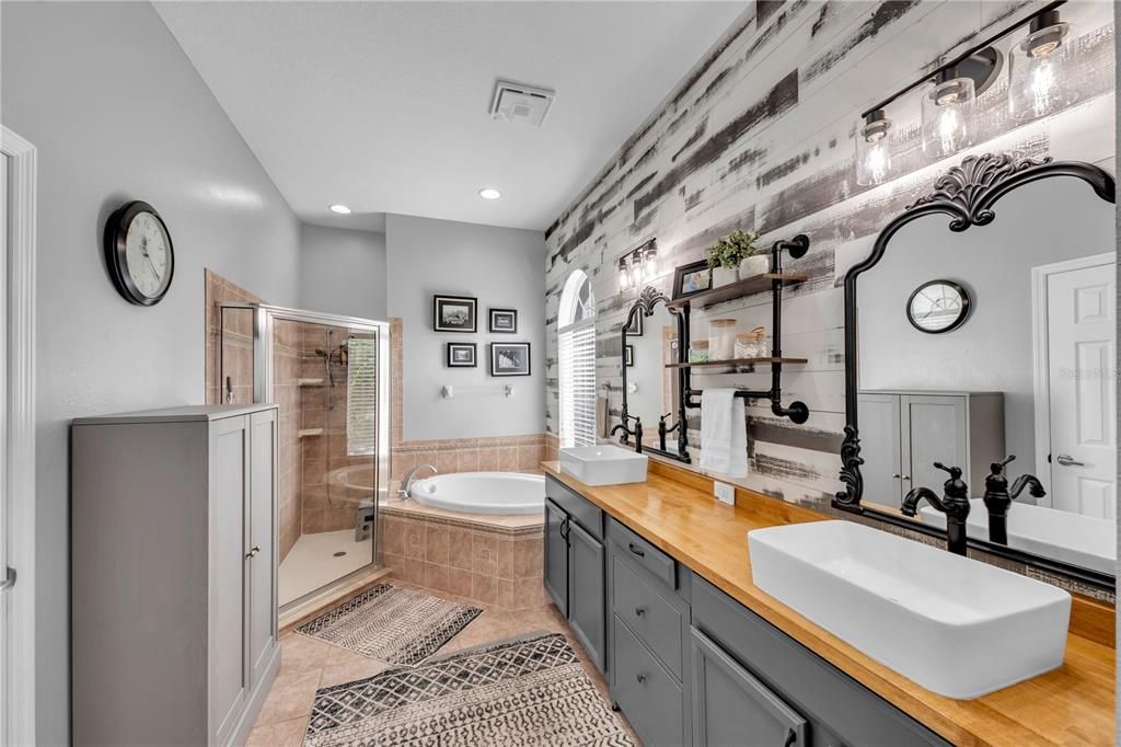 En Venta: $725,000 (4 camas, 3 baños, 2973 Pies cuadrados)