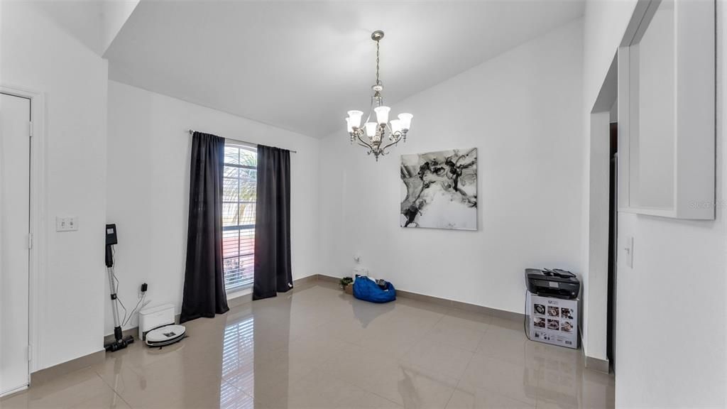 En Venta: $325,000 (3 camas, 2 baños, 2043 Pies cuadrados)