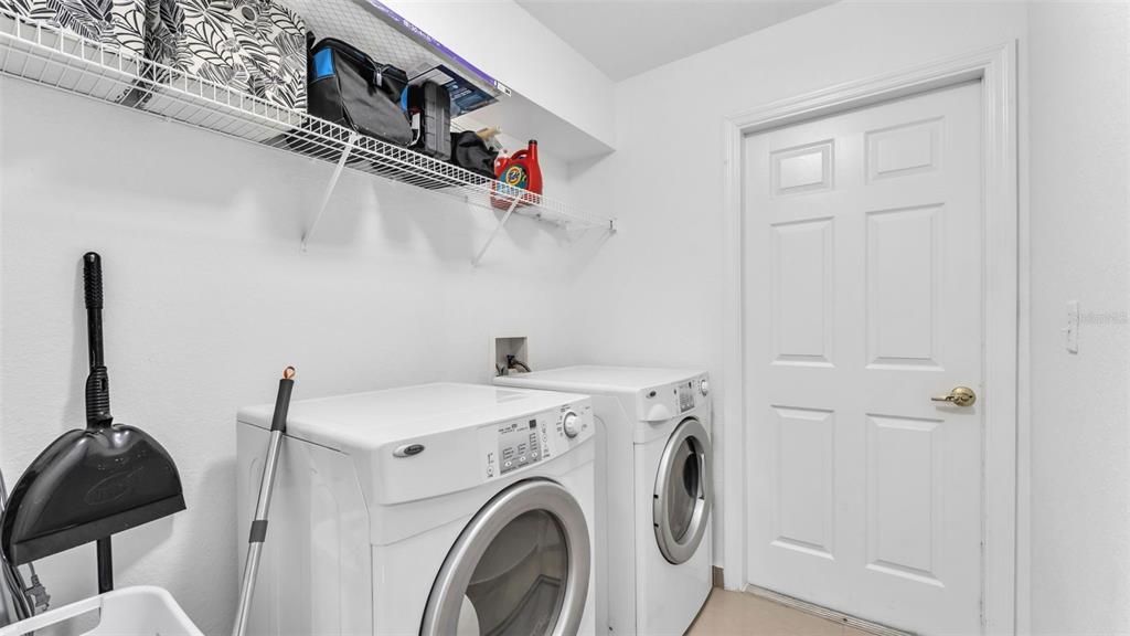 En Venta: $325,000 (3 camas, 2 baños, 2043 Pies cuadrados)