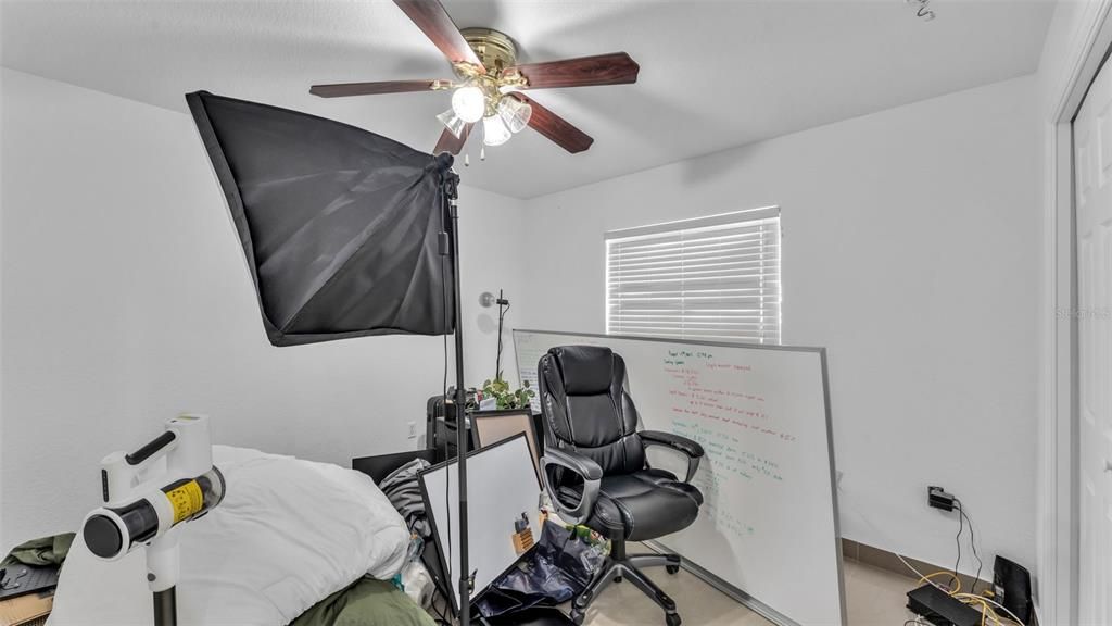 En Venta: $325,000 (3 camas, 2 baños, 2043 Pies cuadrados)