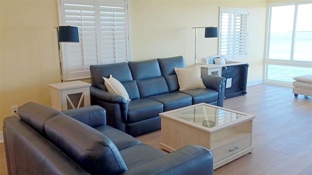 For Rent: $5,000 (2 beds, 2 baths, 1377 Square Feet)