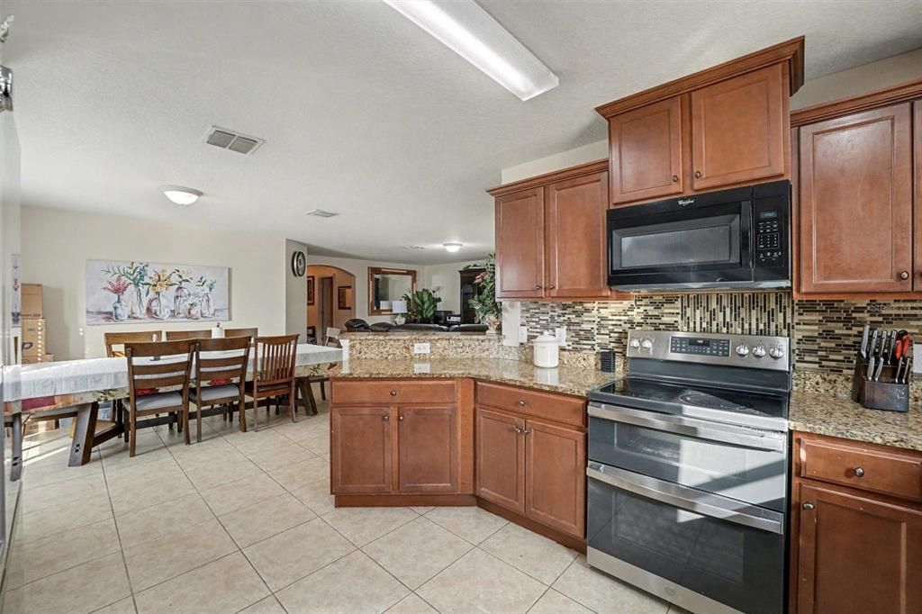 En Venta: $309,990 (3 camas, 2 baños, 1609 Pies cuadrados)