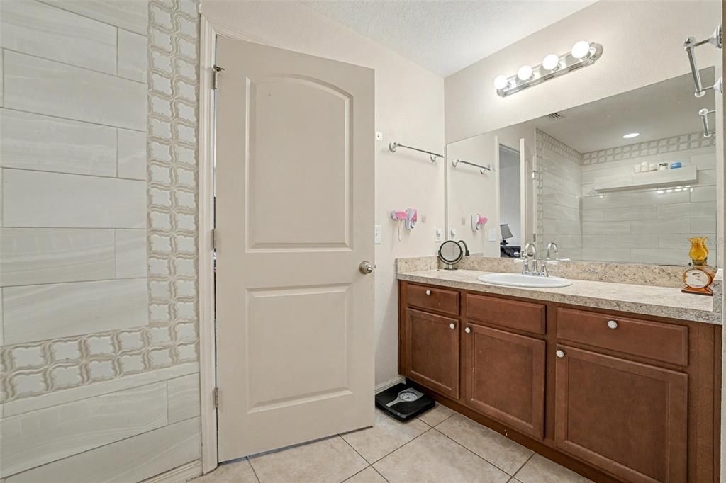 En Venta: $309,990 (3 camas, 2 baños, 1609 Pies cuadrados)