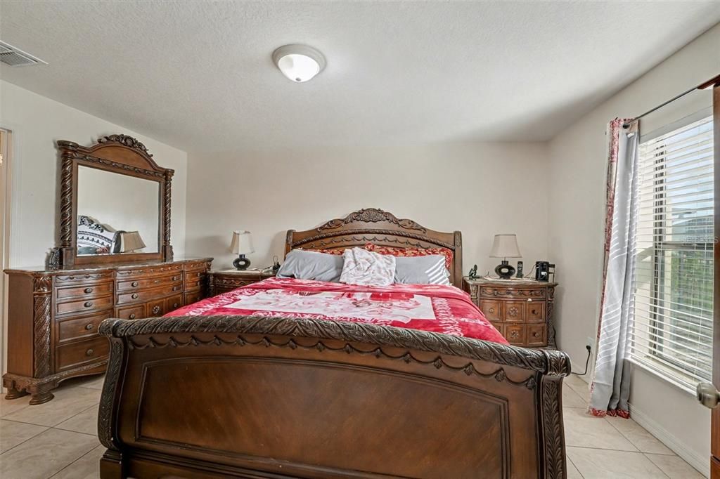 En Venta: $309,990 (3 camas, 2 baños, 1609 Pies cuadrados)