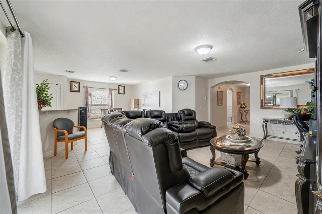 En Venta: $309,990 (3 camas, 2 baños, 1609 Pies cuadrados)