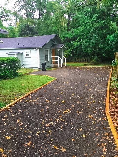 For Rent: $1,300 (2 beds, 1 baths, 1680 Square Feet)