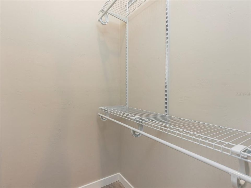 For Rent: $1,300 (2 beds, 1 baths, 1680 Square Feet)