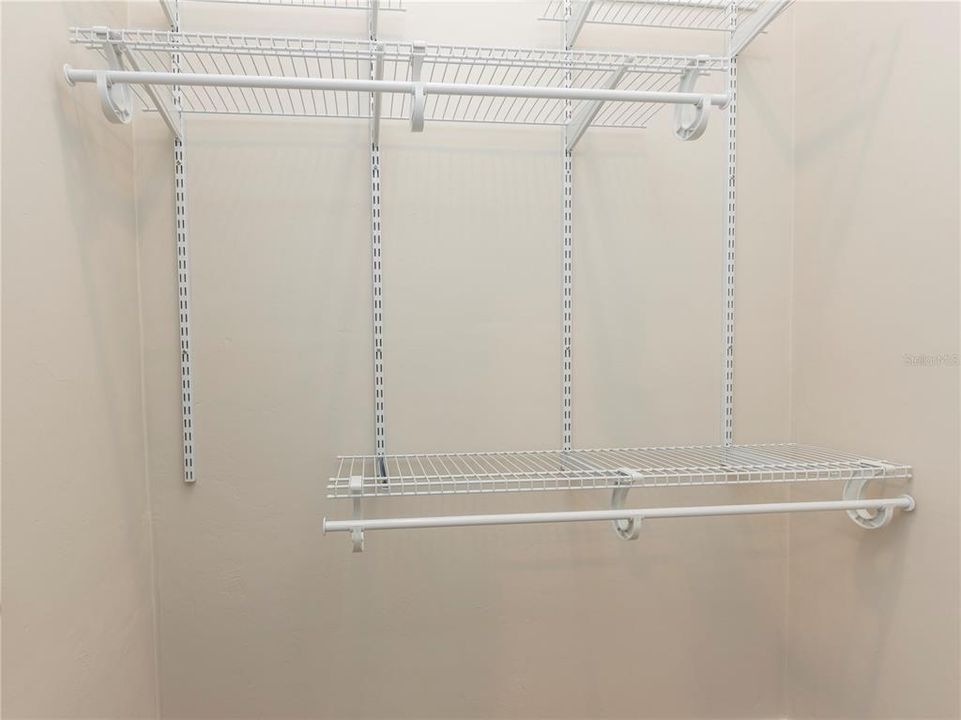 For Rent: $1,300 (2 beds, 1 baths, 1680 Square Feet)