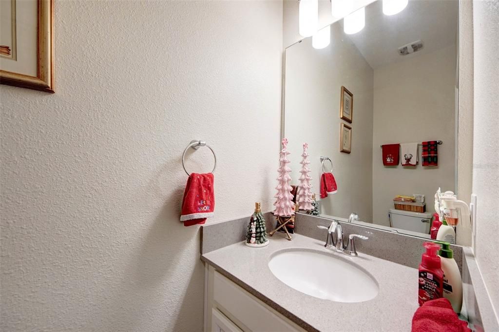 For Sale: $320,000 (3 beds, 2 baths, 1912 Square Feet)