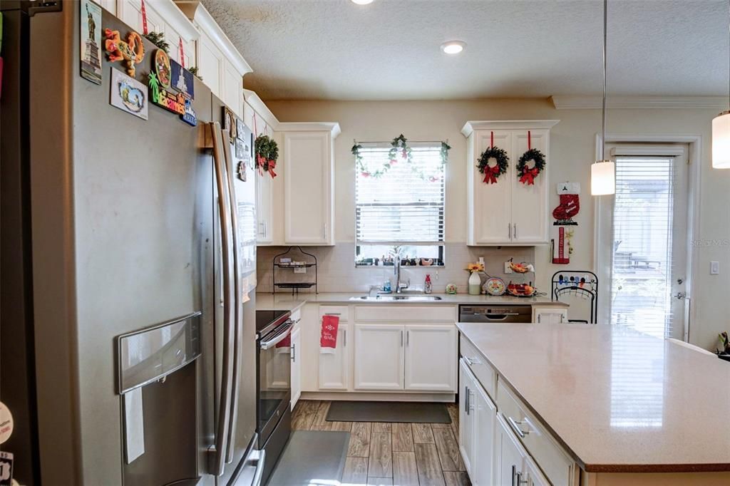 For Sale: $320,000 (3 beds, 2 baths, 1912 Square Feet)