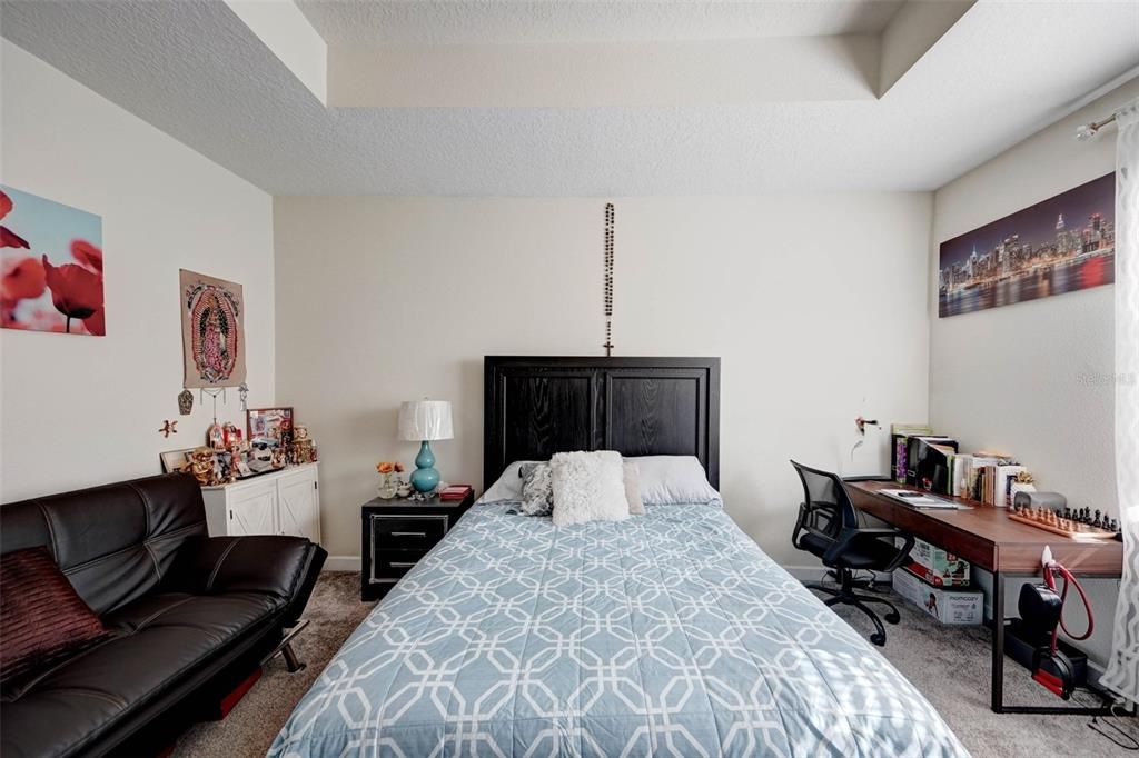 For Sale: $320,000 (3 beds, 2 baths, 1912 Square Feet)