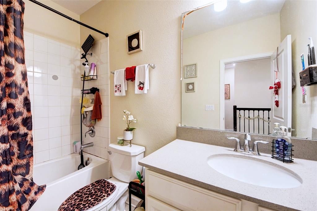 For Sale: $320,000 (3 beds, 2 baths, 1912 Square Feet)