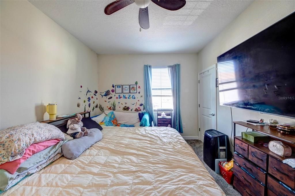 For Sale: $320,000 (3 beds, 2 baths, 1912 Square Feet)