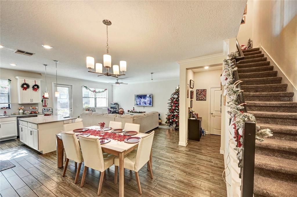 For Sale: $320,000 (3 beds, 2 baths, 1912 Square Feet)