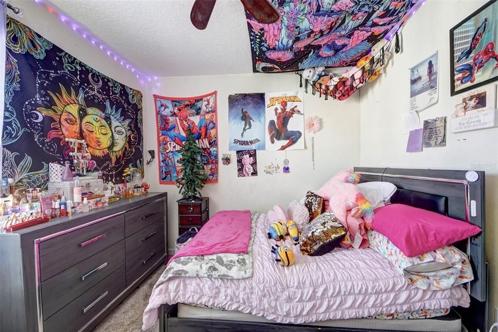 For Sale: $320,000 (3 beds, 2 baths, 1912 Square Feet)