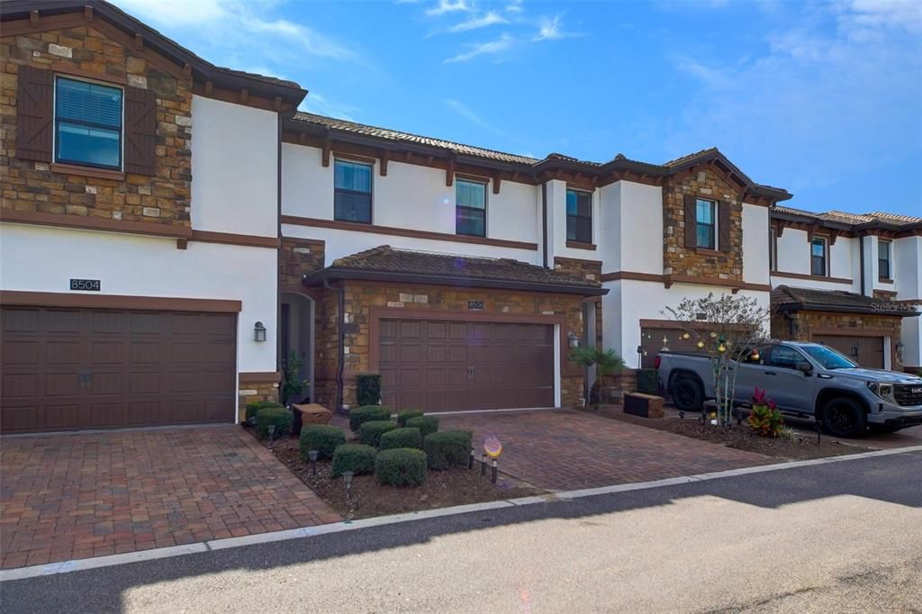 For Sale: $320,000 (3 beds, 2 baths, 1912 Square Feet)